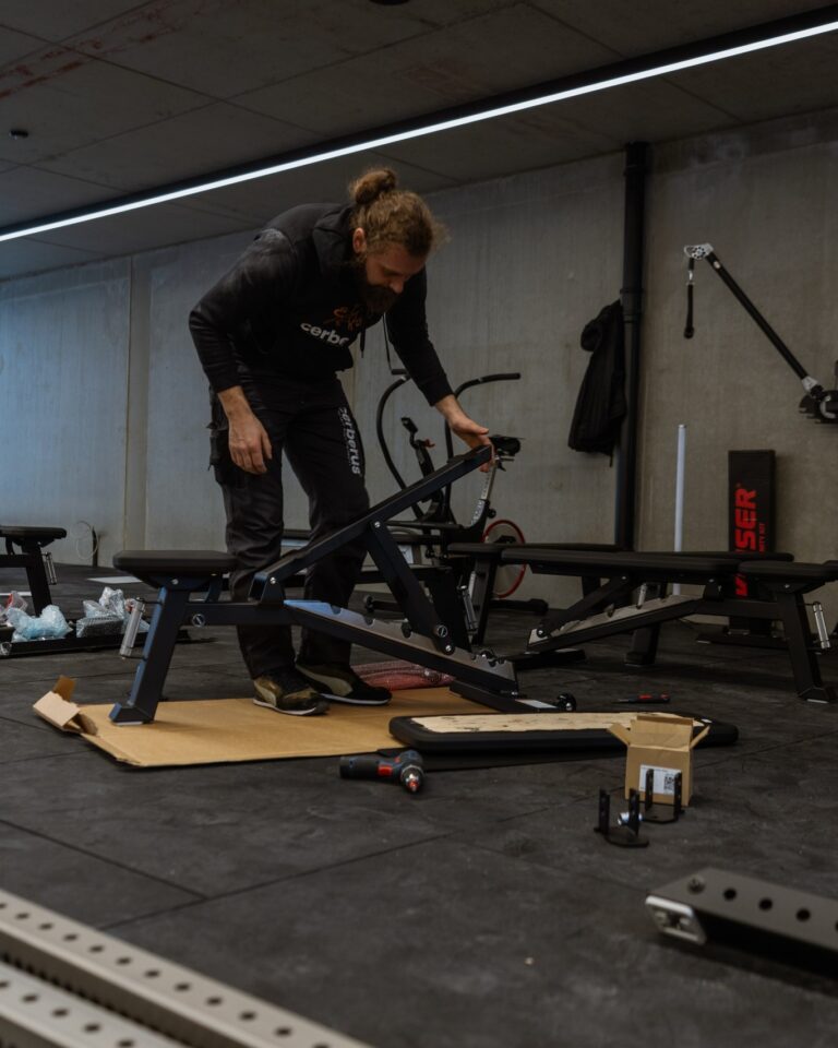 Cerberus 2-Mann-Handling und Montage von Fitnessgeräten in Sölden, Österreich